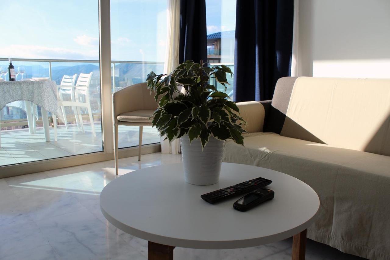 Skyline 26 Stunning Sea Views From A 2-Bedroom Apartment On The 26Th Floor Бенидорм Экстерьер фото