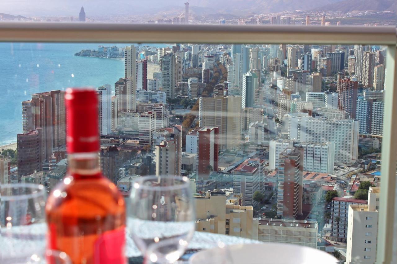 Skyline 26 Stunning Sea Views From A 2-Bedroom Apartment On The 26Th Floor Бенидорм Экстерьер фото